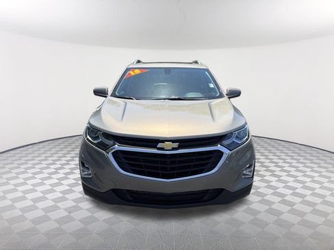 Used 2018 Chevrolet Equinox LT FWD image 2