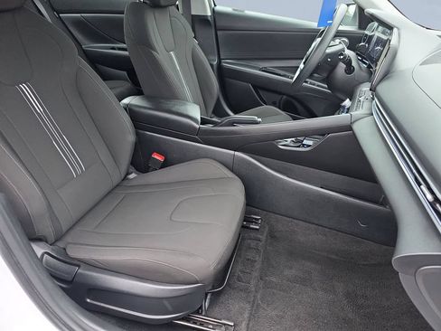 Certified 2024 Hyundai Elantra SEL FWD image 23