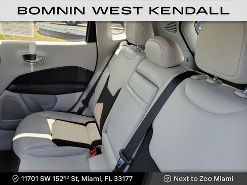 Used 2018 Jeep Compass Latitude image 12