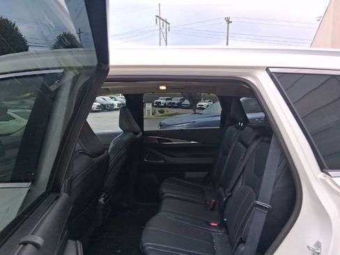 Certified 2023 INFINITI QX60 Luxe w/ Vision Package AWD/4WD image 30