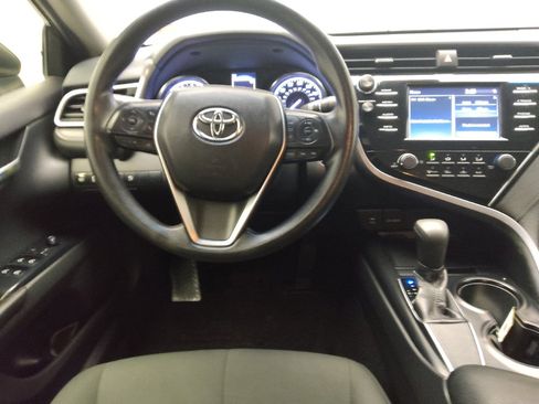 Used 2018 Toyota Camry LE w/ Convenience Package FWD image 22