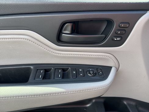 Used 2018 Honda Odyssey Touring image 14