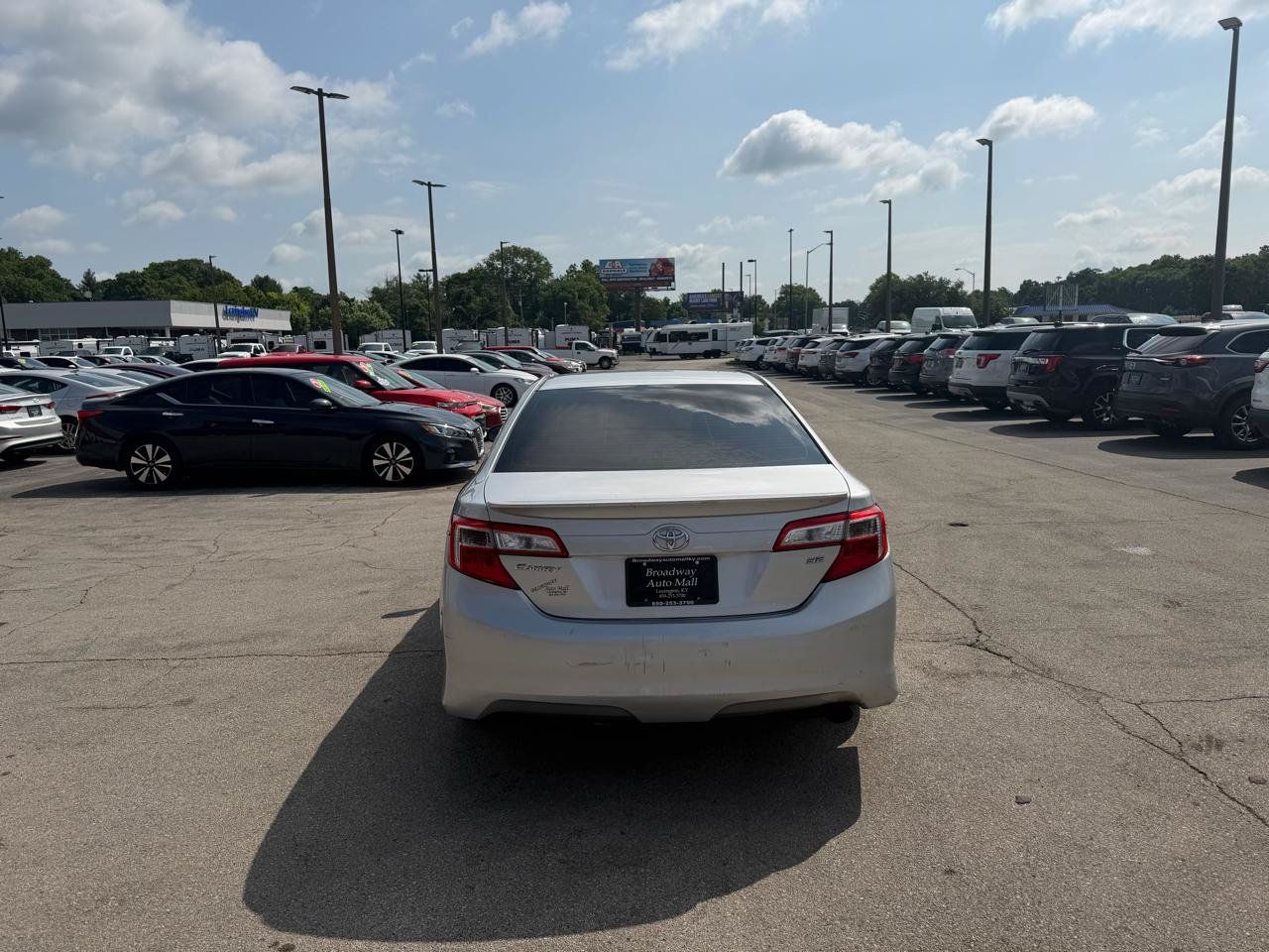 Used 2014 Toyota Camry SE w/ Fleet Convenience Package FWD image 4