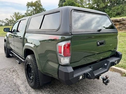 Certified 2022 Toyota Tacoma TRD Sport AWD/4WD image 6