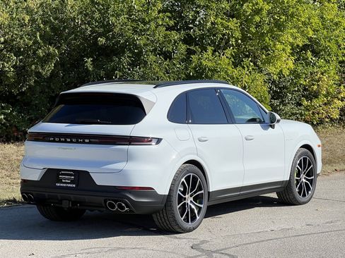 New 2026 Porsche Cayenne S image 6
