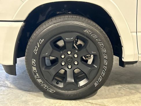Used 2025 RAM 1500 Big Horn AWD/4WD image 11