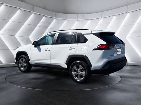 Used 2025 Toyota RAV4 XLE FWD image 3