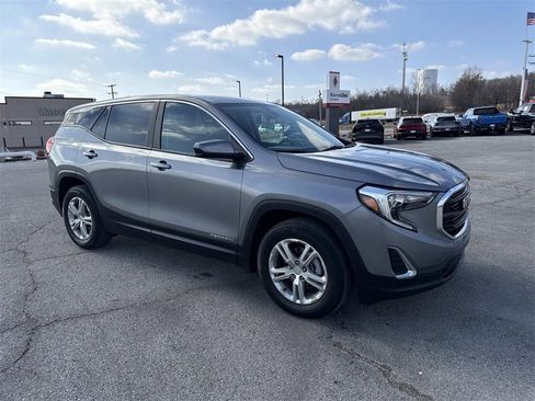 Used 2021 GMC Terrain SLE w/ LPO, Floor Liner Package image 8