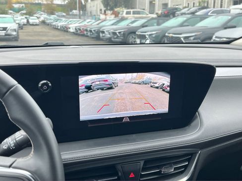 Used 2025 Buick Encore GX Preferred image 17
