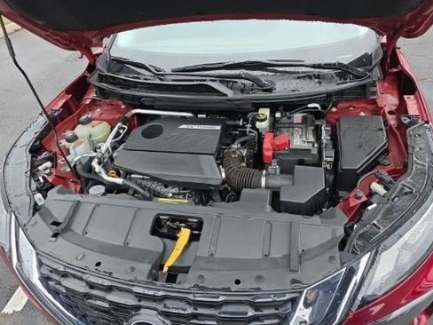 Used 2023 Nissan Rogue S image 9