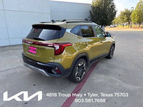 Certified 2024 Kia Seltos SX w/ SX Sunroof Package AWD/4WD image 11