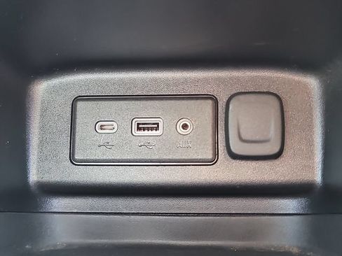 Used 2022 Chevrolet Equinox LS FWD image 25