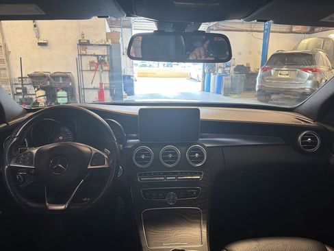 Used 2015 Mercedes-Benz C 300 4MATIC Sedan image 4