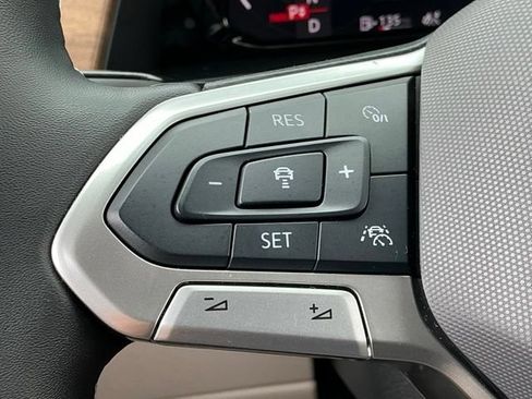 Certified 2024 Volkswagen Atlas SE w/ Black Wheel Package FWD image 27