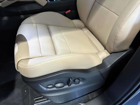 New 2026 Porsche Cayenne image 17