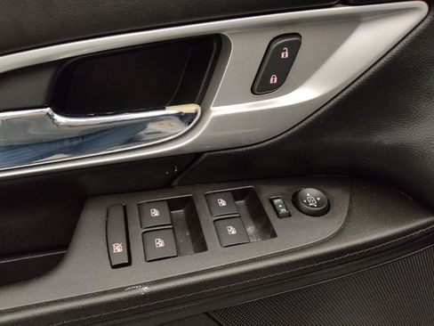 Used 2016 GMC Terrain SLE w/ Technology Package image 27