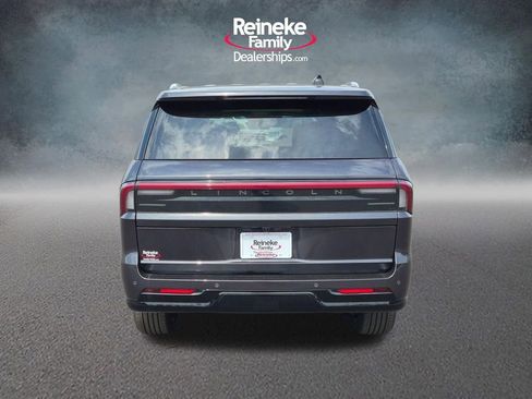 New 2026 Lincoln Navigator L Reserve AWD/4WD image 6