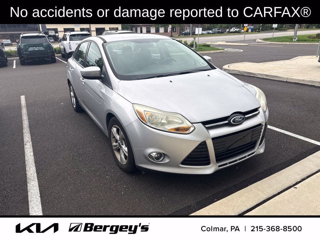Used 2012 Ford Focus SE FWD image 2