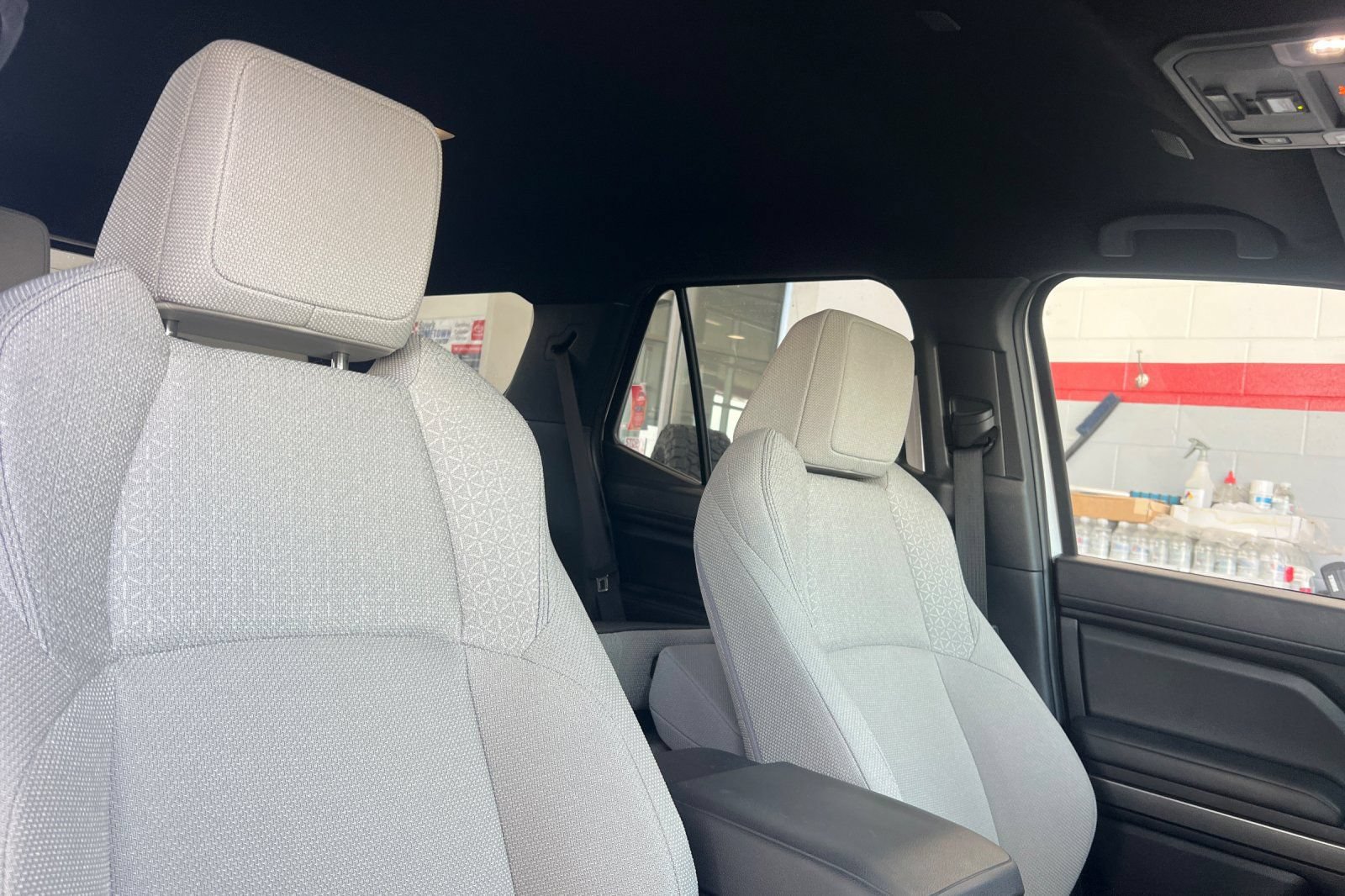 Used 2025 Toyota 4Runner SR5 AWD/4WD image 14