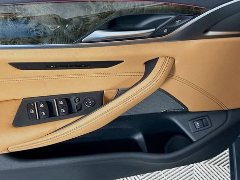 Certified 2023 BMW 530i w/ Premium Package image 18