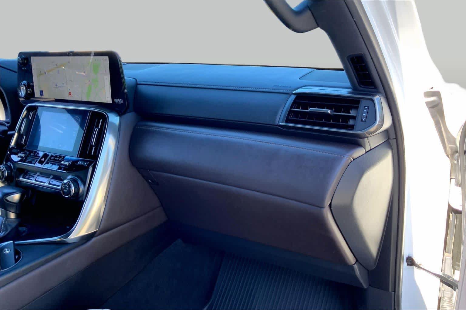Used 2024 Lexus LX 600 4WD w/ Appearance Package image 18