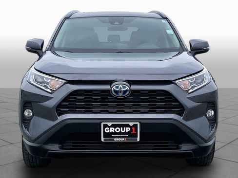 Used 2021 Toyota RAV4 XLE w/ Convenience Package AWD/4WD image 4