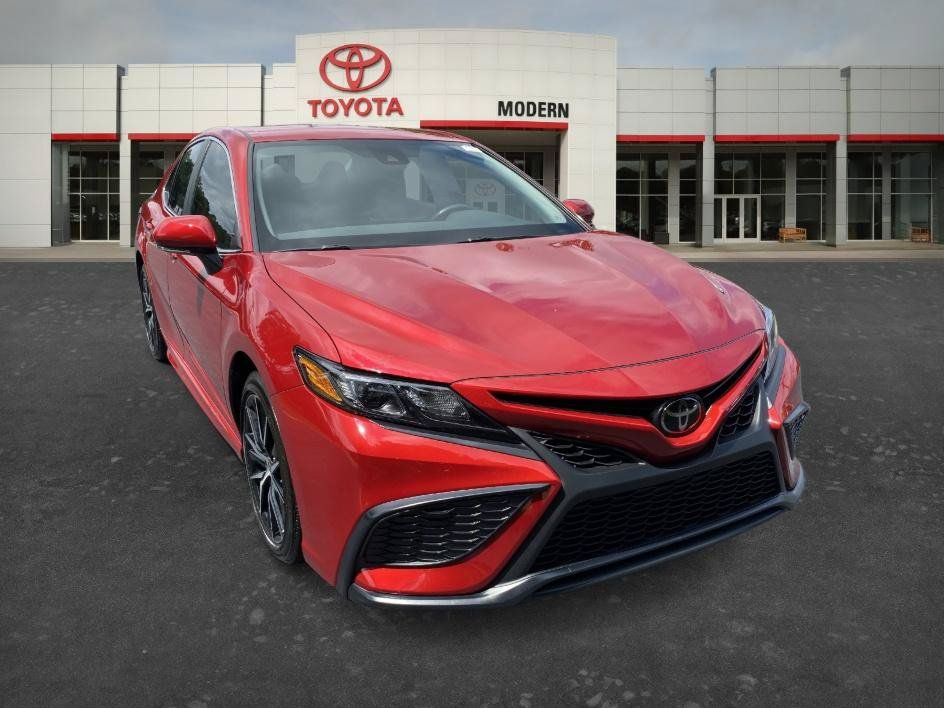 Certified 2024 Toyota Camry SE w/ Convenience Package FWD image 3