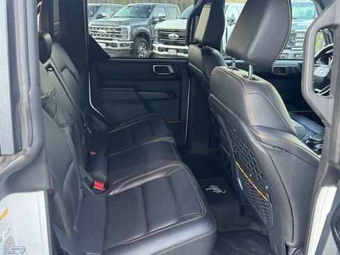 Used 2024 Ford Bronco Badlands image 12