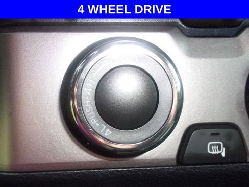 Used 2021 Toyota Tacoma SR5 AWD/4WD image 5