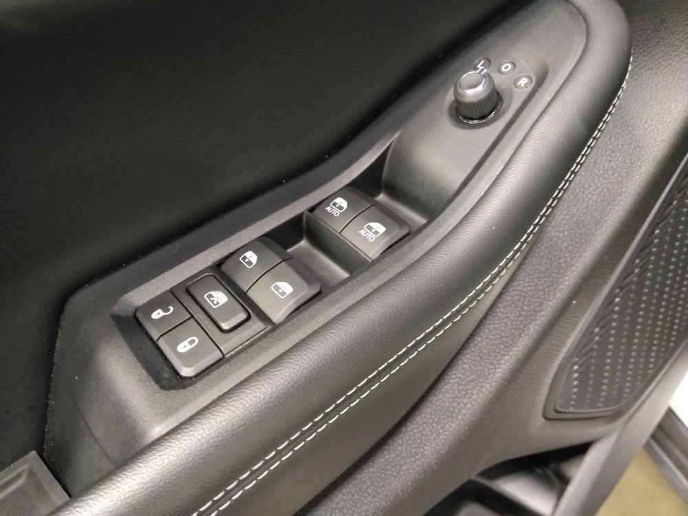 Used 2023 Jeep Grand Cherokee Laredo RWD image 27