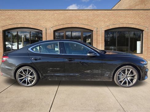 Used 2025 Genesis G70 2.5T image 2