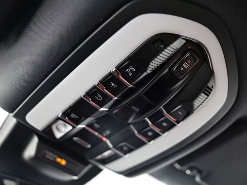 New 2026 Porsche Macan image 41