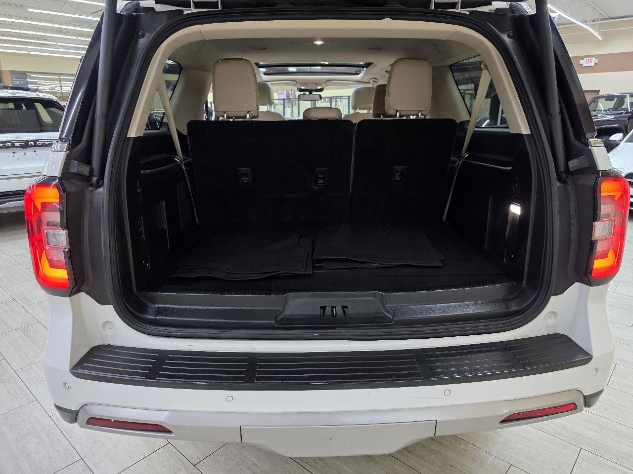 Used 2023 Ford Expedition Max Limited RWD image 13