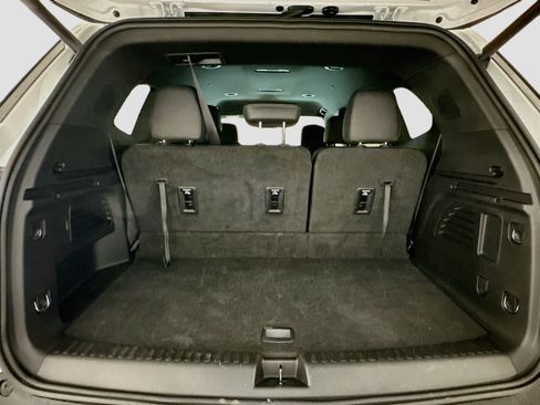 Used 2025 Buick Enclave Preferred AWD/4WD image 31