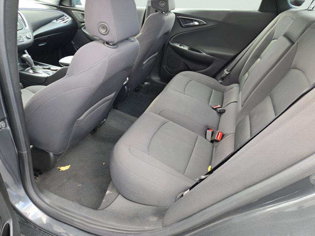 Used 2017 Chevrolet Malibu LT FWD image 20