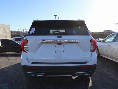 Certified 2022 Ford Explorer XLT w/ Equipment Group 202A image 10