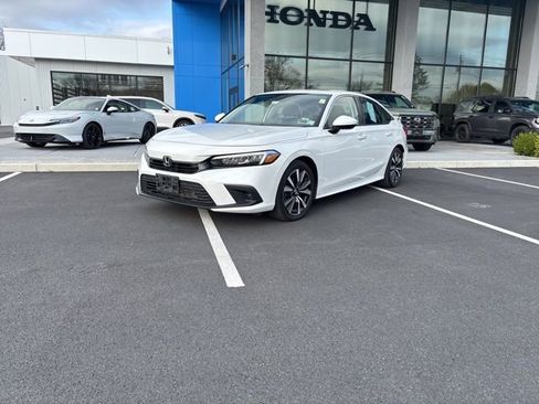 Used 2023 Honda Civic EX image 10