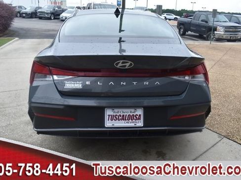 Used 2024 Hyundai Elantra SEL FWD image 8