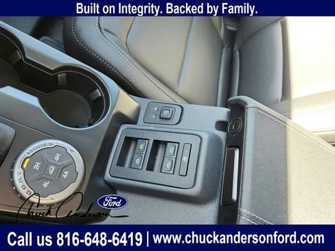 New 2025 Ford Bronco Badlands w/ Sasquatch Package AWD/4WD image 19