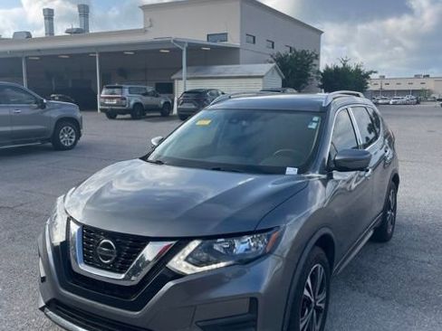 Used 2019 Nissan Rogue SV w/ Premium Package FWD image 1