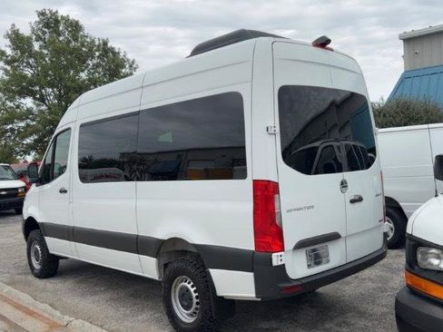 Used 2019 Freightliner Sprinter 2500 AWD/4WD image 4