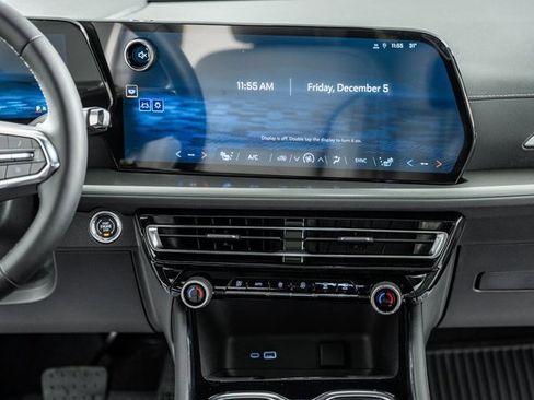 New 2026 Chevrolet Traverse LT w/ Sun and Wheel Package image 23