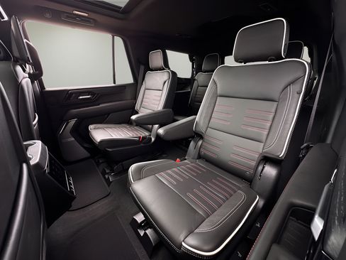 Used 2026 GMC Yukon AT4 Ultimate AWD/4WD image 18