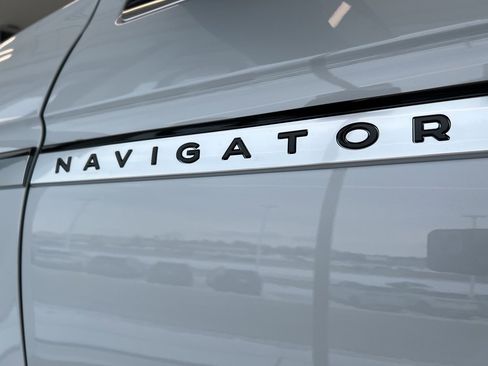 New 2025 Lincoln Navigator L Reserve image 42