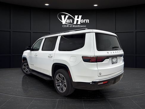 Used 2024 Jeep Wagoneer 4WD w/ Premium Group I image 5