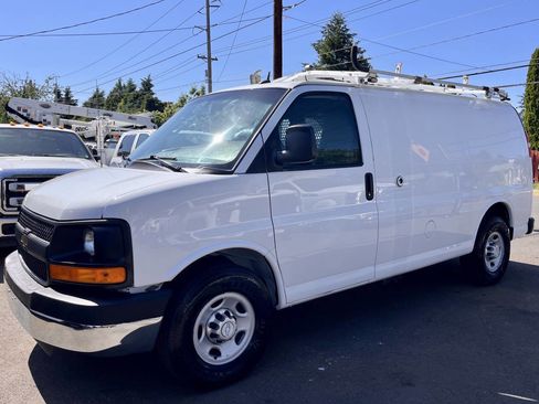 Used 2014 Chevrolet Express 2500 RWD image 1
