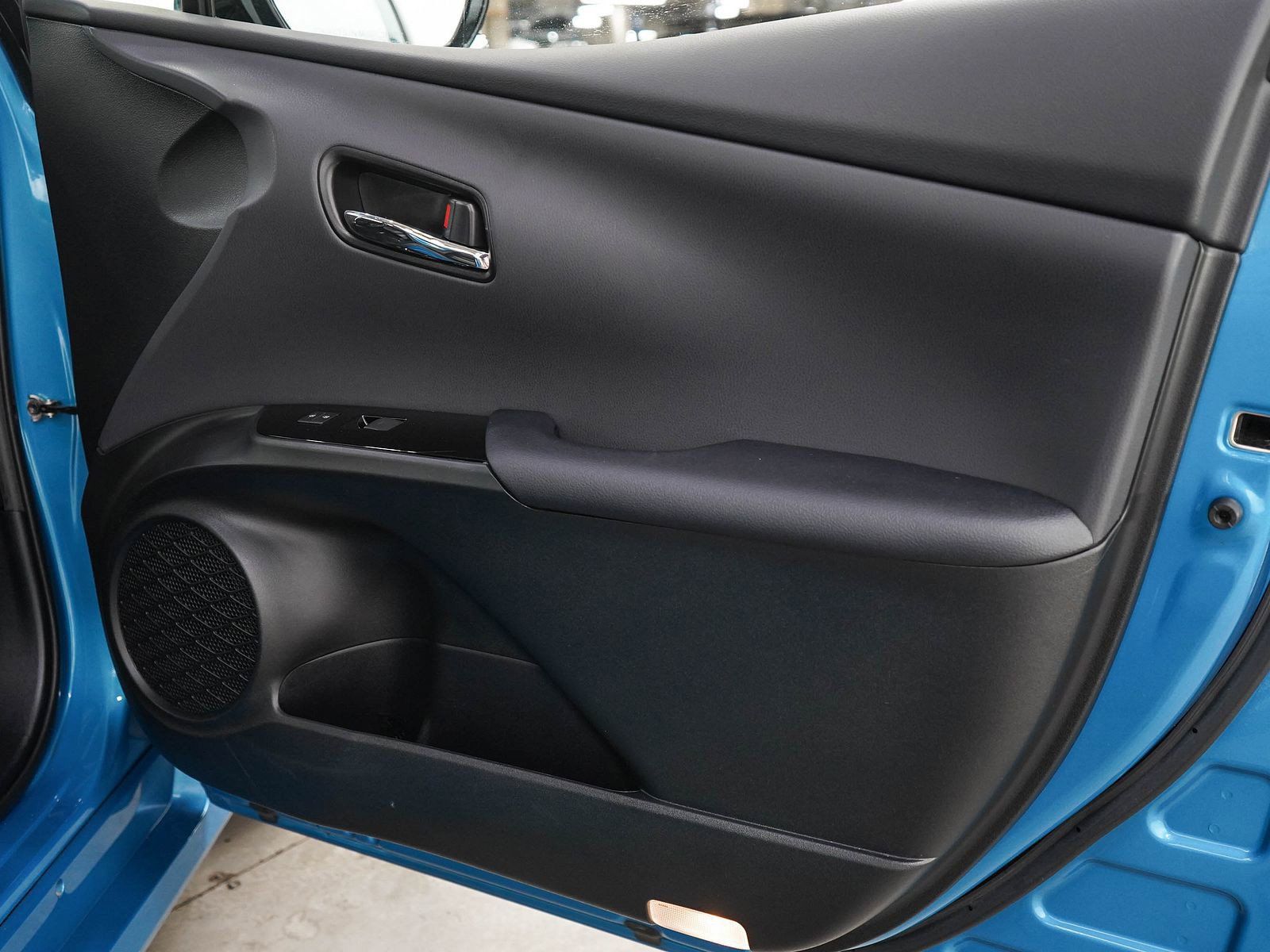 Used 2020 Toyota Prius Prime Limited FWD image 9