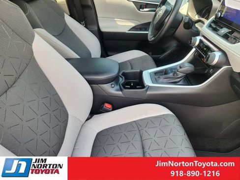 Used 2025 Toyota RAV4 XLE w/ Convenience Package FWD image 16