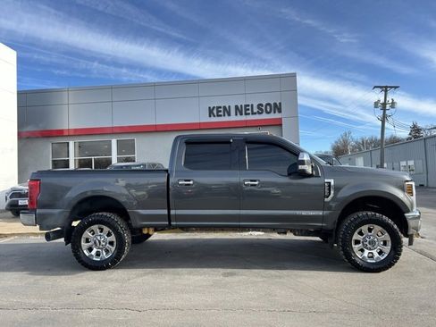 Used 2018 Ford F250 Lariat image 11