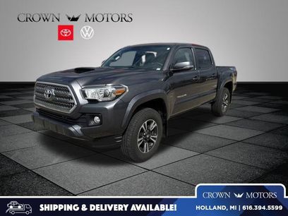 Used 2017 Toyota Tacoma TRD Sport w/ Tow Package (A/T)